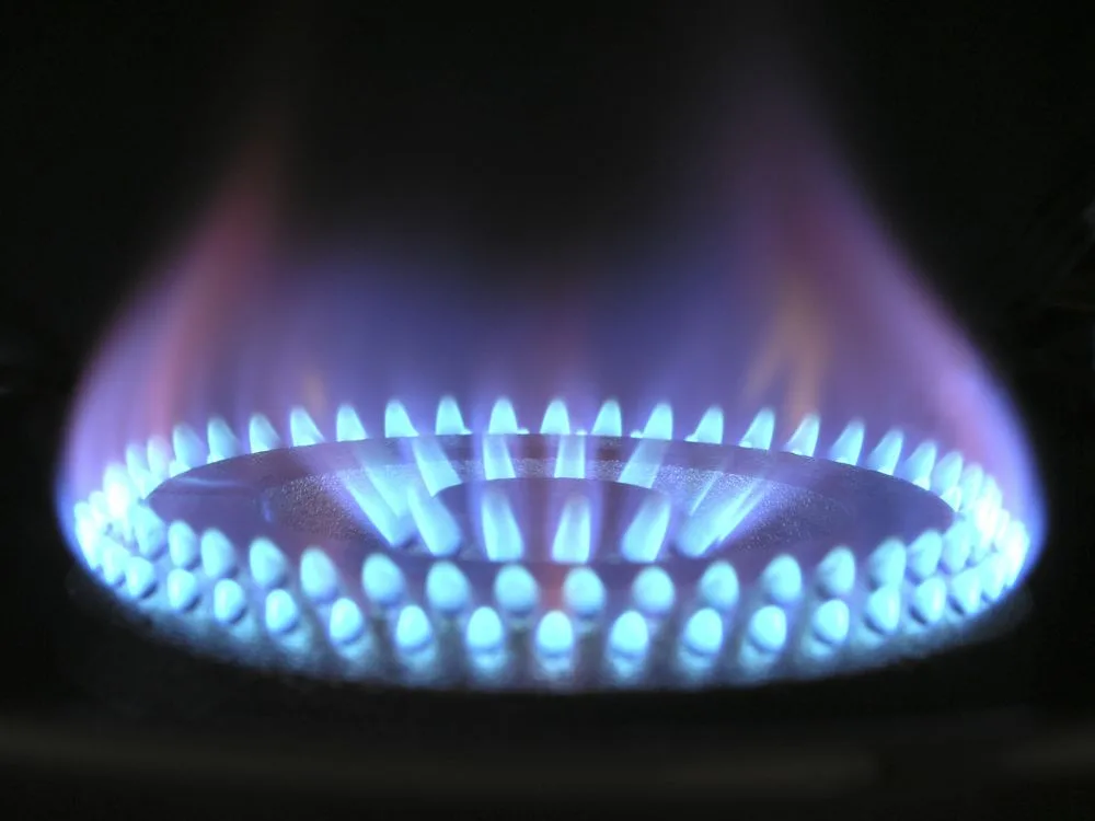 Gas cooktop flame after installation by Gold Coast Hot Water and Gas